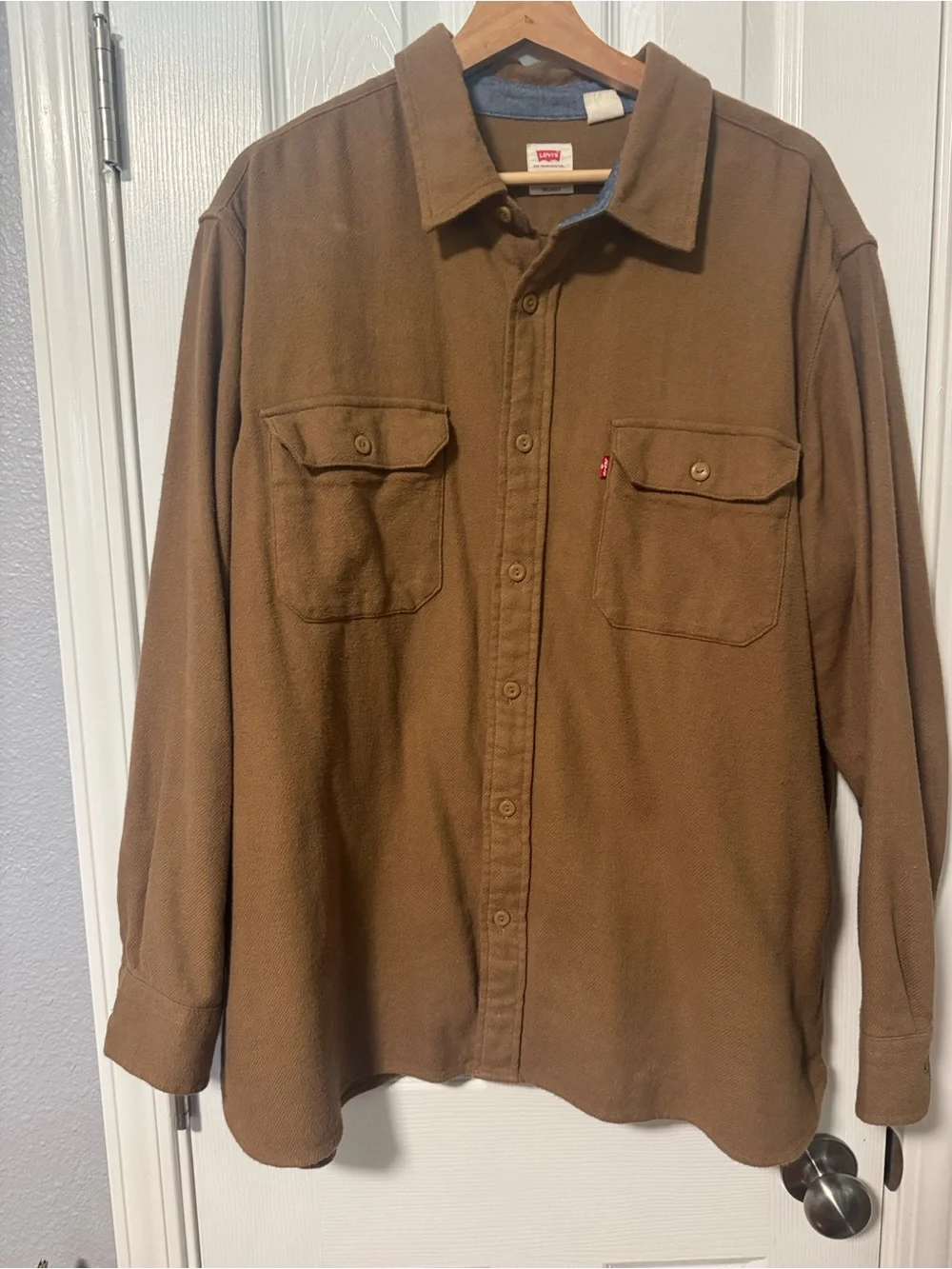 Levi's Men's Camel Button-Down Long Sleeve Shirt Jacket Soft Relaxed Fit XL.